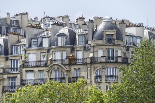 Parisian architecture, luxury flats along the Seine, Paris, &Icirc;le-de-France, France