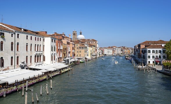 Grand Canal, back dome of the church Chiesa di San Simeon Piccolo, Venice, Veneto, Italy