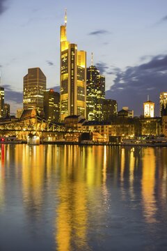 Skyline and banking district after sunset, twilight, Tower 185, Commerzbank, HelaBa, Hessische Landesbank, Deutsche Bank, Eiserner Steg, Frankfurt am Main, Hesse, Germany