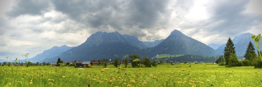 Loretto meadows near Oberstdorf, behind Oberstdorf and the Allg&auml;u Alps, Allg&auml;u, Bavaria, Germany