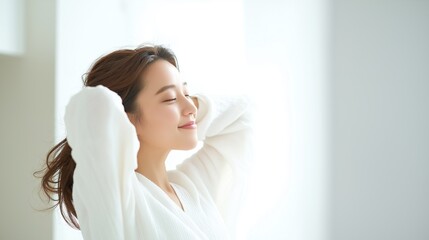 Naklejka premium マッサージをして自律神経を整える日本人女性
