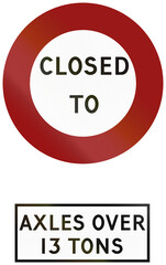 Historic Indian road sign from the 1950s - Closed to axles over 13 tons