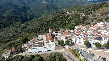Naklejka premium Vistas del municipio de Genalguacil en el valle del Genal, Andalucía