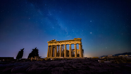 Obraz premium Acropolis of Athens Under Milky Way Night Sky