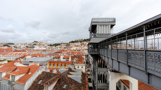 Santa justa lift view with sao jorge castle in background
