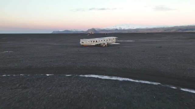 S&oacute;lheimasandur plane crash Iceland DC3 plane