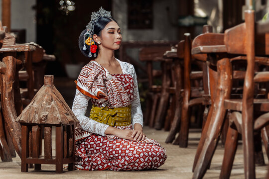 Indonesian woman in traditional Javanese attire