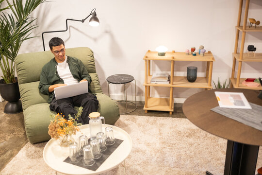 Coworking space with relaxed atmosphere and teamwork