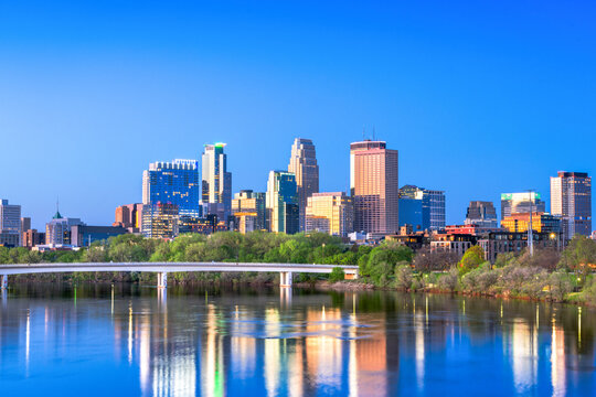 Minneapolis, Minnesota, USA on the Mississippi River 1902