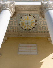 Detailfoto, Das Schloss W&ouml;rlitz im W&ouml;rlitzer Park, Dessau W&ouml;rlitzer Gartenreich, Unesco Weltkulturerbe, Gr&uuml;ndungsbau des Klassizismus in Deutschland, Dessau, Sachsen-Anhalt, Deutschland