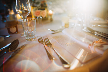 Elegant table setting for a wedding celebration dinner