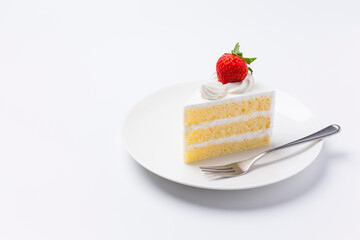 皿に盛られたケーキ ショートケーキ 白背景