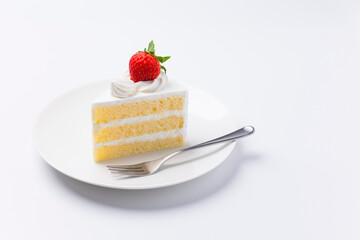 皿に盛られたケーキ ショートケーキ 白背景