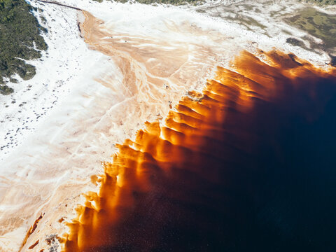 Lake Boomanjin: sand meets tannin-stained waters