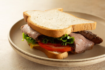 A view of a gluten-free, dairy-free roast beef sandwich.