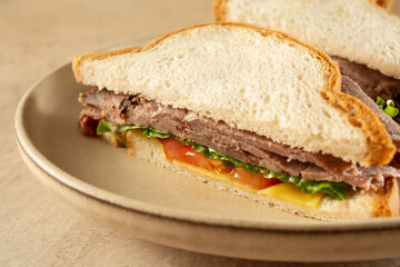 A view of a gluten-free, dairy-free roast beef sandwich.