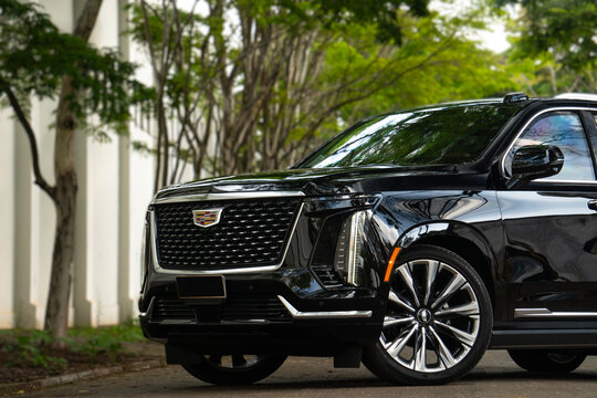 Black Cadillac Escalade front end view, Luxury SUV exterior design