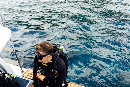 Portrait of scuba diver ready to jump