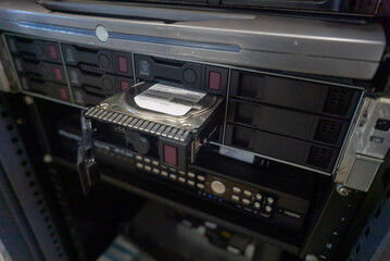 Server Hardware with Data Storage Unit