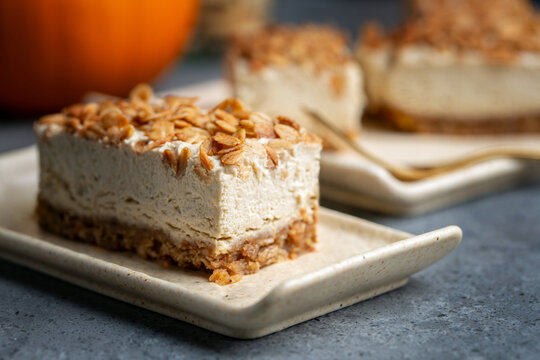 Vegan Raw Pumpkin Pie Cheesecake Bars