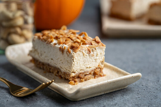 Vegan Raw Pumpkin Pie Cheesecake Bars