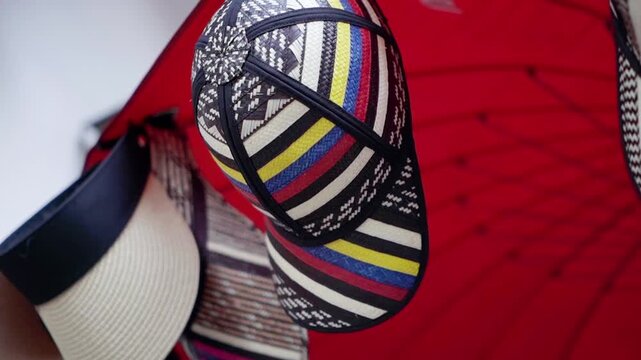 Cartagena de Indias Colombia Ciudad Amurallada, Gorras, gorros, mercado, sombreros colombianos