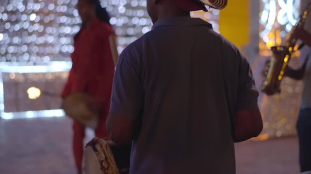 Cartagena de Indias Colombia Ciudad Amurallada, musicos y bailarines danza y musica 