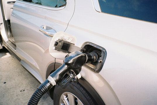 Refueling a car