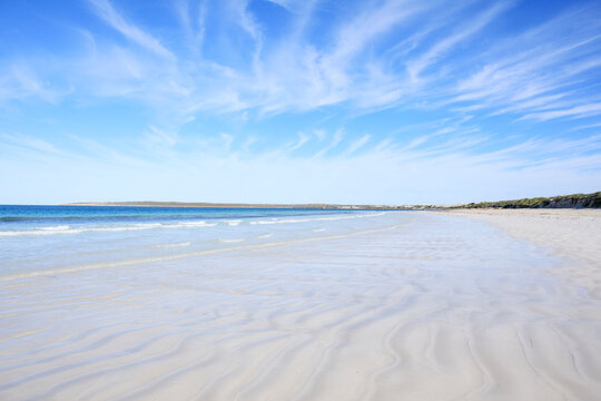 Beach at Fowlers Bay. Southern coast of the Nullarbor. Australia.