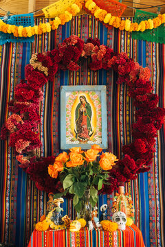 Dia de Los Muertos Ofrenda Altar