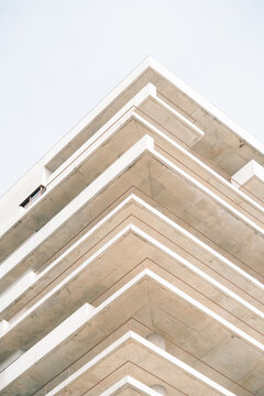 Modern Architectural Design Showcases Layers of Concrete Structure