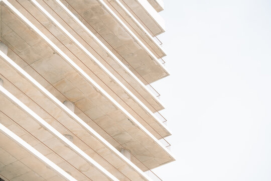 Modern Architectural Design Showcasing Minimalist Concrete Structure