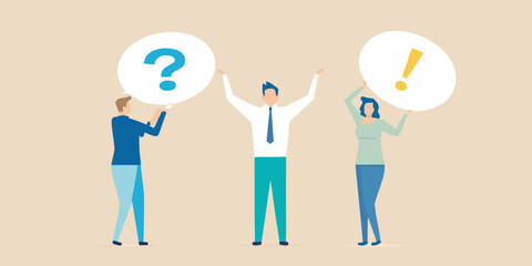 Obraz premium People holding question and exclamation marks in speech bubbles