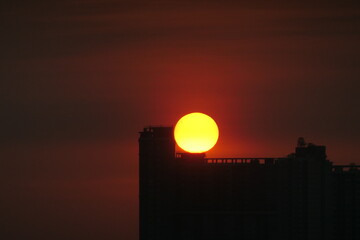 Fototapeta premium sunset in the city