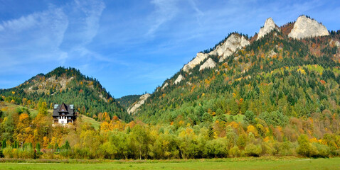 Autumn view on Three Crowns and tourist shelter,  Pieniny Mountains, Sromowce Nizne, Poland