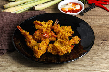 Golden deep prawn tempura wuth sauce