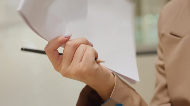 gentle drawings show elegant writing, soft sketches highlight refined handwriting techniques, graceful sketches combined with precise calligraphy reflect refined control and artistic mastery