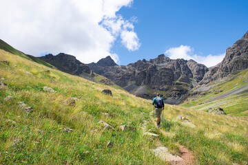 Fototapeta premium Kaçkar Mountains trekking routes. People trekking in the magnificent Kaçkar Mountains. Trekking groups. Kaçkar Dilberdüzü route. Yusufeli Olgunlar Plateau. Artvin, Türkiye.