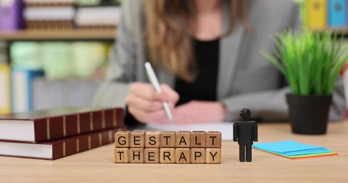 Exploring the practice of gestalt therapy in a calming office setting with thoughtful reflections and a creative setup