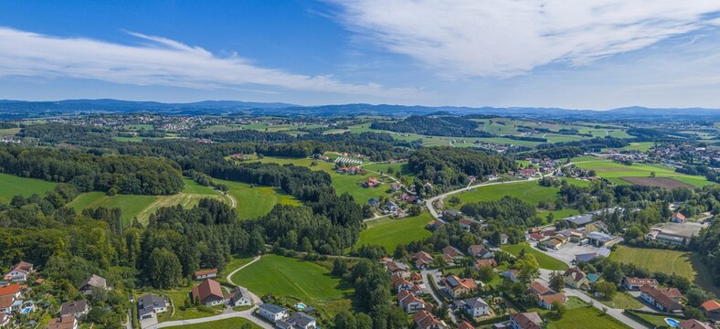Die Gemeinde F&uuml;rstenstein im Dreiburgenland im s&uuml;dlichen Bayerischen Wald von oben
