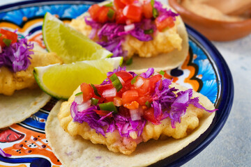 タコス・デ・ぺスカード・エスティーロ・エンセナーダ (エンセナダ）　Tacos de pescado estilo ensenada (Ensenada Style Fish Tacos, Baja Fish Tacos, Ensenada fish tacos)