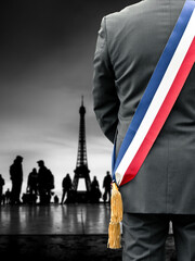 Parvis du Trocad&eacute;ro et la Tour Eiffel &agrave; Paris &agrave; contre-jour