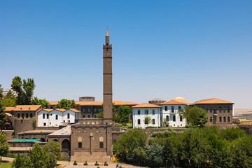 Fototapeta premium Hazreti Suleyman Mosque and Diyarbakir Museum in the background