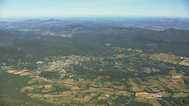 Vue a&eacute;rienne drone de Nans les Pins dans le Var et les Bouches du Rh&ocirc;ne