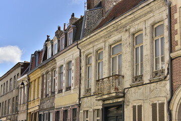 Façades des maisons typiques au centre historique de Lille (Nord-France)
