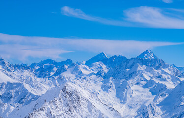 Obraz premium snow covered mountains in winter