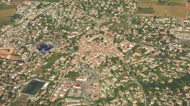 Vue a&eacute;rienne de Pourri&egrave;res