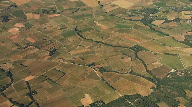 Vue a&eacute;rienne sur les Vignes d'Aix en Provence