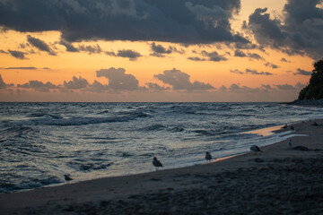Zachód słońca z widokiem na polskie Morze Bałtyckie. Morze Bałtyckie.