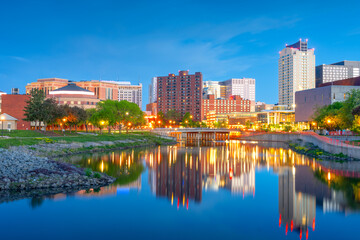 Obraz premium Rochester, Minnesota, USA cityscape on the Zumbro River 2026